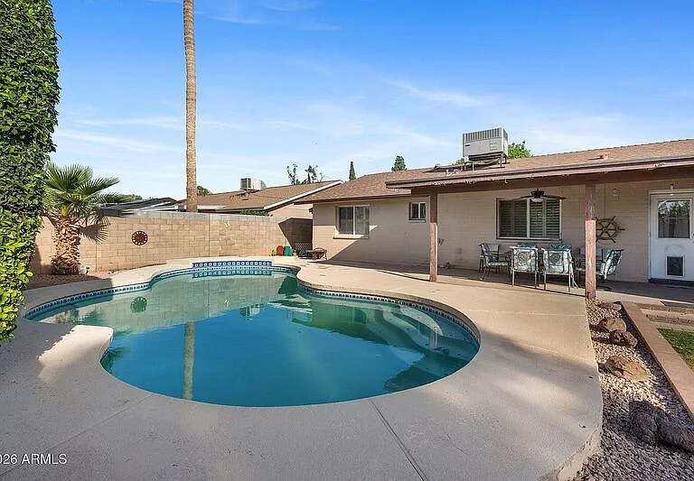 2137 E Apollo Ave — Photo 31