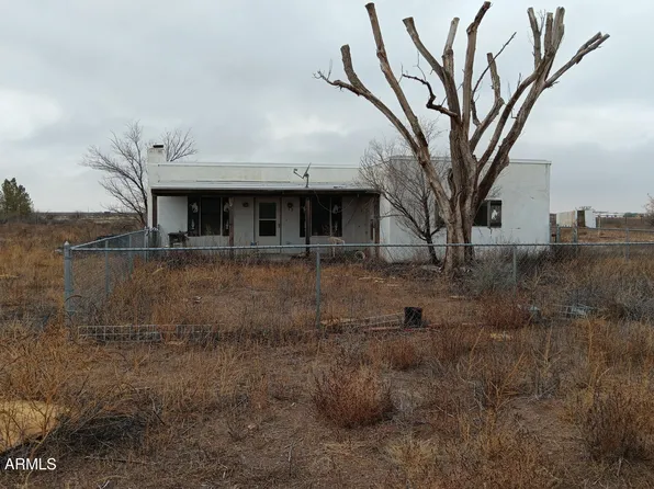 8499 S Schoolhouse Lane, Willcox, AZ 85643