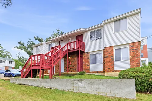 1853 Ivy Ln Photo 1