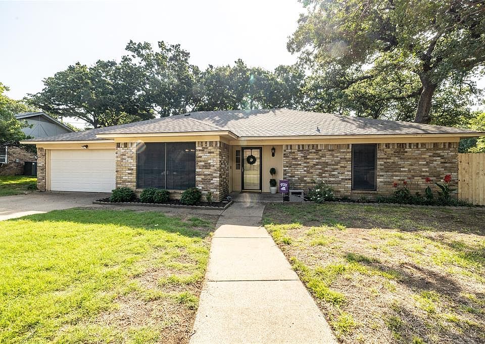 1st image of 2203 Canyonwood Dr
