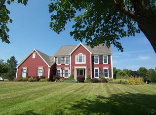 446 Country Ln, Crystal Lake, IL 60012