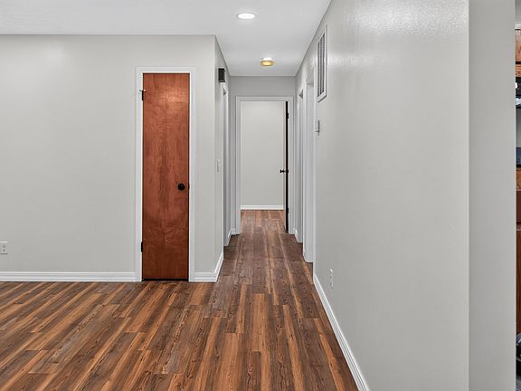4th image of 821 W San Martin Street