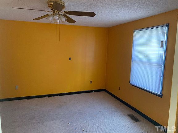4th image of 2117 Charles St