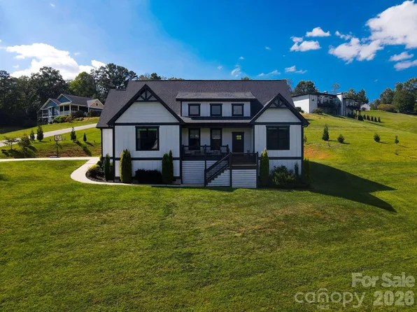 153 Israel Rd, Leicester, NC 28748