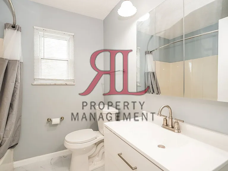 3501 Woodlawn Ave — Photo 14