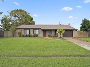 1559 SE Minorca Ave, Port Saint Lucie, FL 34952