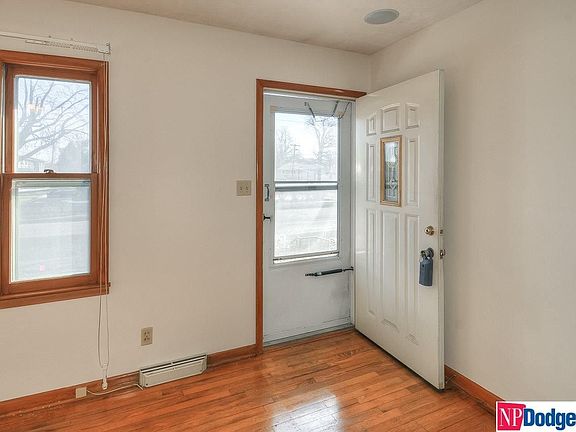 3rd image of 2201 N Lincoln Ave