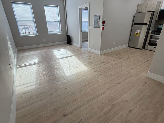 4th image of 409 54th St APT 7