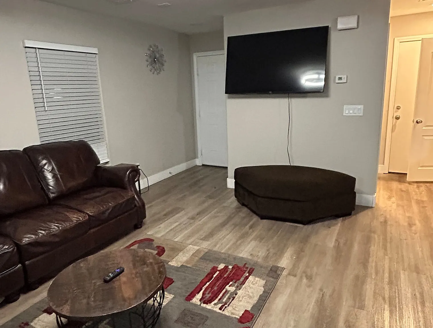 4 bed, 2.5 bath, $4,119 — Photo 4