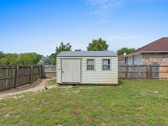 3rd image of 1975 Iris Ln