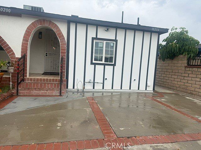 1st image of 10200-10204 N Rincon Ave