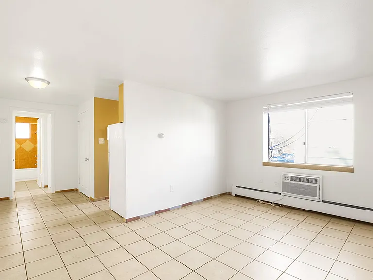 Camelot Apartments — Photo 35