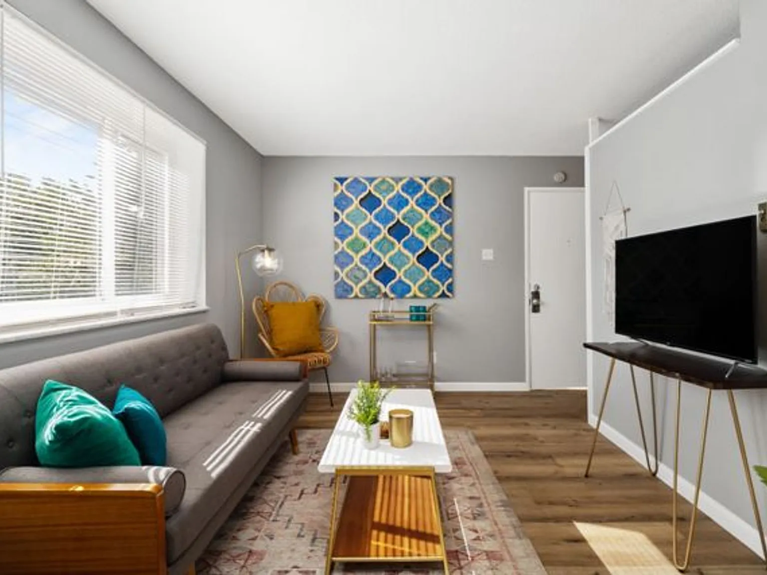 Newly Remodeled Apartments for Rent in Maplewood — Photo 4