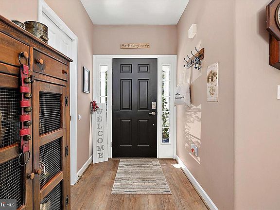 5th image of 10050 Golf Course Rd Unit 6