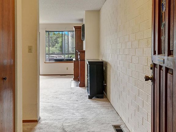 4th image of 10823 Glen Acres Dr S APT C