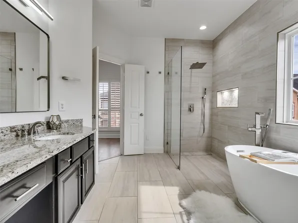 1 Versante Court, Houston, TX 77070
