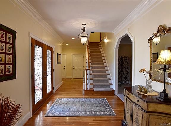 3rd image of 283 Heritage Blvd