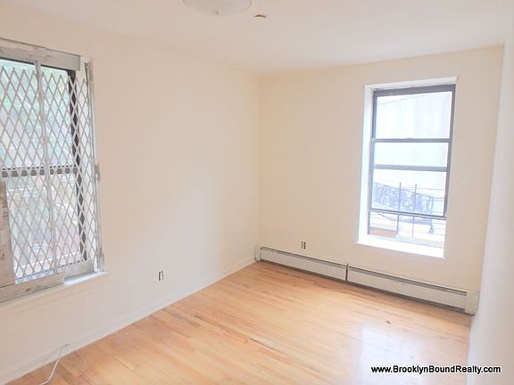 3rd image of 1141 Tiffany St APT 2D