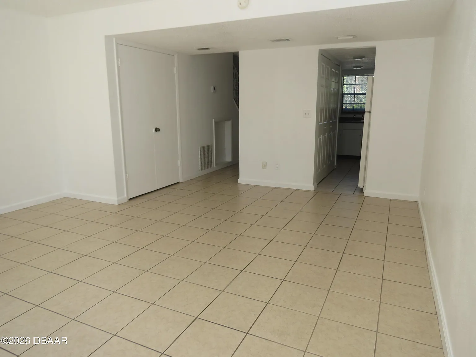 2 bed, 1.5 bath, 1056 sqft, $1,375 — Photo 4