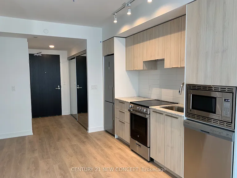 501 Yonge St #1603 — Photo 6