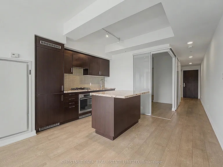1960 Queen St E #LPH3 — Photo 5