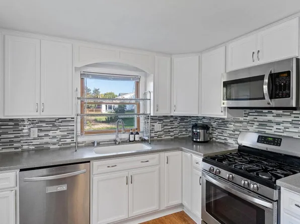 18560 Milwaukee AVENUE, Brookfield, WI 53045