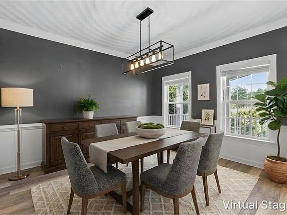 3rd image of 909 Sydenham Blvd