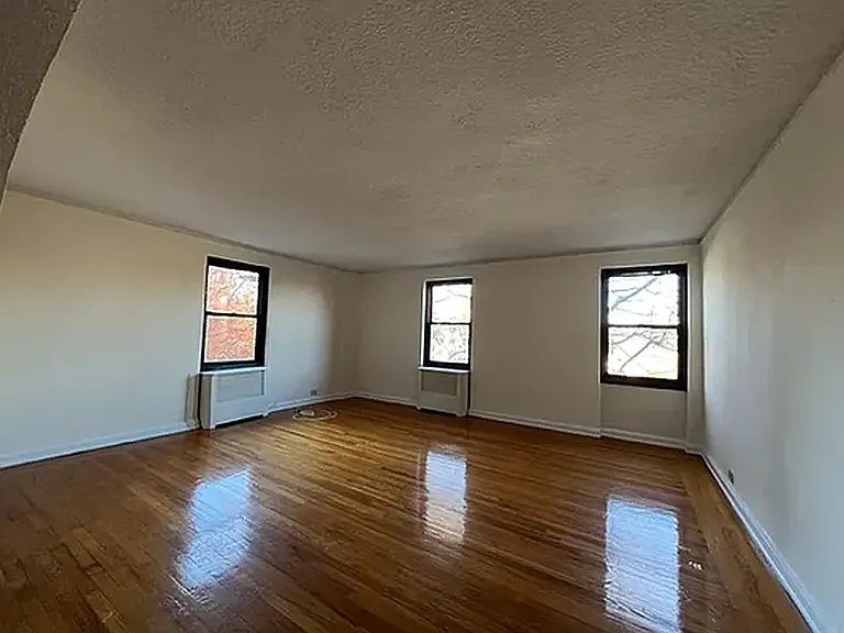 2728 Henry Hudson Pkwy #B47 — Photo 3