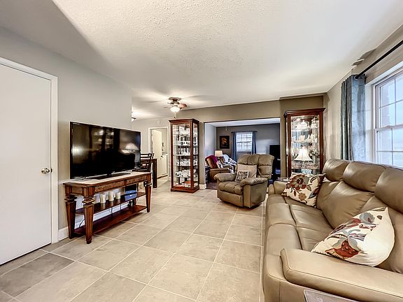 4th image of 8101 Sarnow Dr