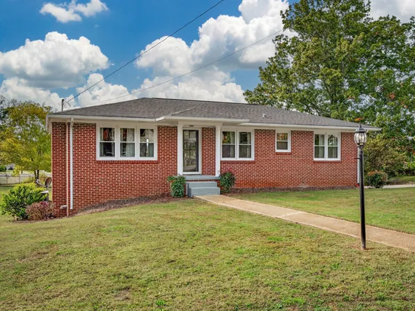 918 1st Ave, Fayetteville, TN 37334