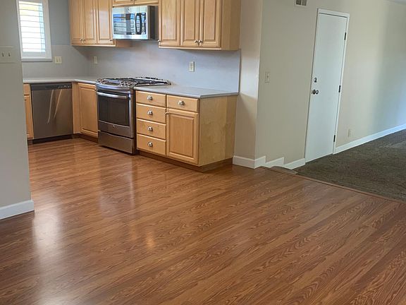 3rd image of 2082 Elmgrove Ln