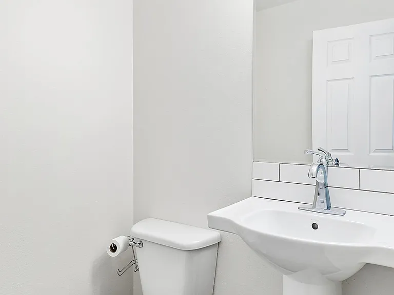 205 N Geneva Rd #13 — Photo 10