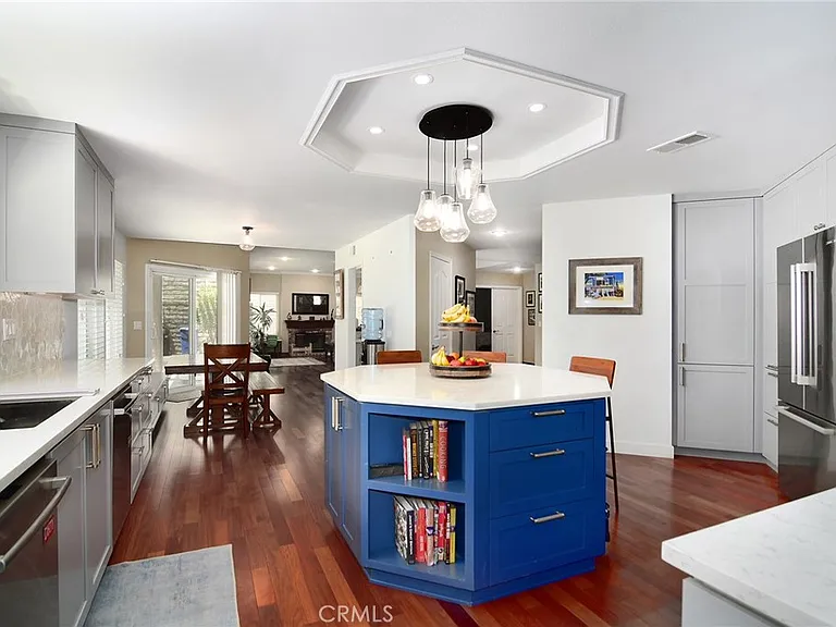 23900 Stagg St — Photo 3