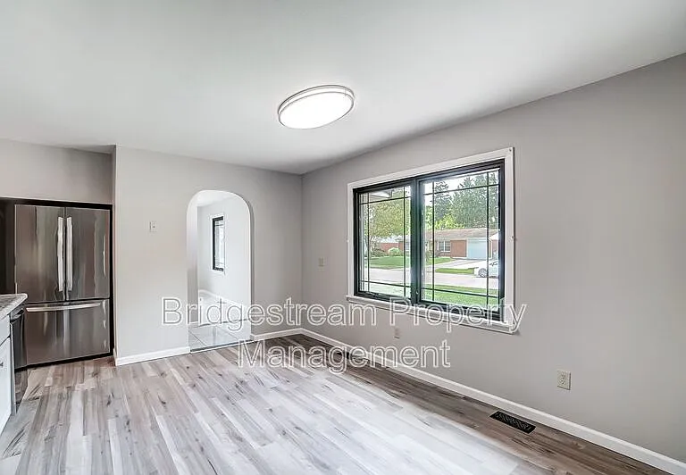 4354 Meadowcroft Rd — Photo 8