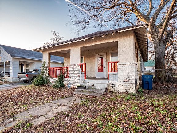 2nd image of 408 E Chadick Ave