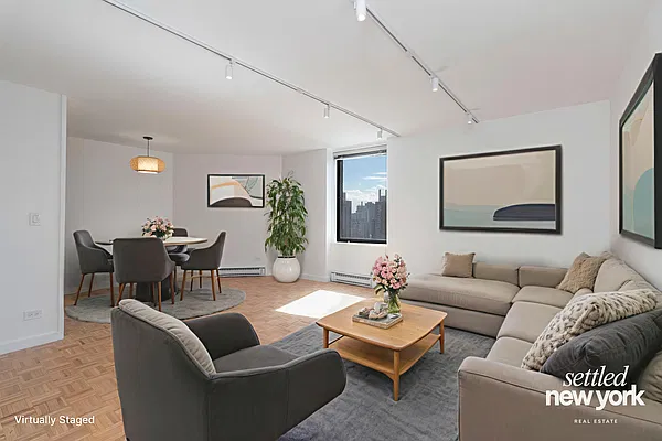 Living room, photo 1