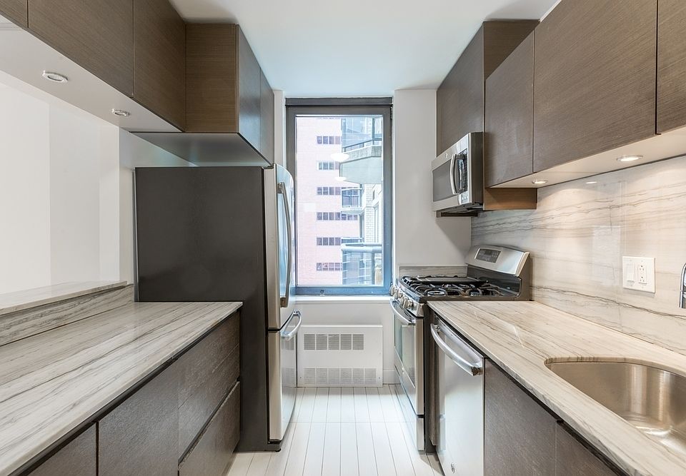1st image of 235 W 48th St APT 12R