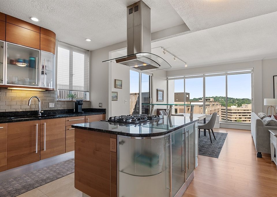 1st image of 33 Pond Ave #Penthouse 1216