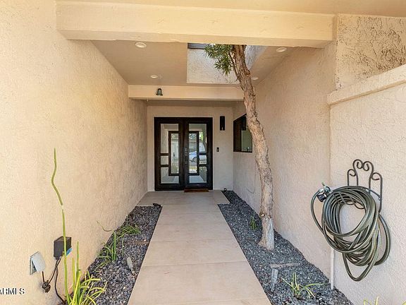 3rd image of 6044 E VERNON Avenue