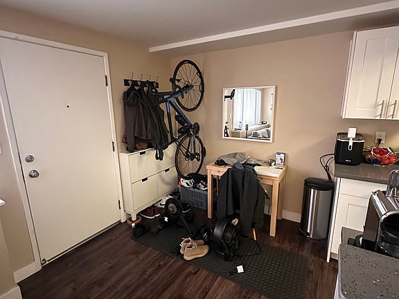 Area off kitchen/ dinette/office