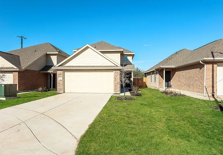 10471 Clearwater Way — Photo 1