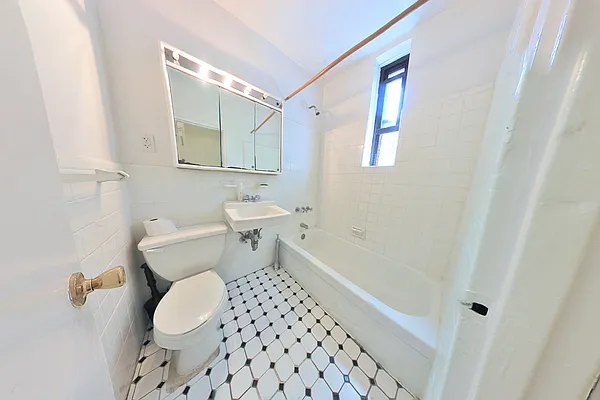 Rented by CitySites Real Estate Group | media 9