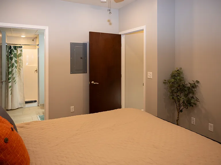 807 1st St SW #203 — Photo 8