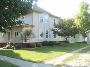 10 E McGregor St, Algona, IA 50511