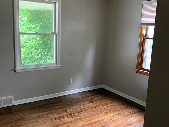 4th image of 3345 Ambert Ave
