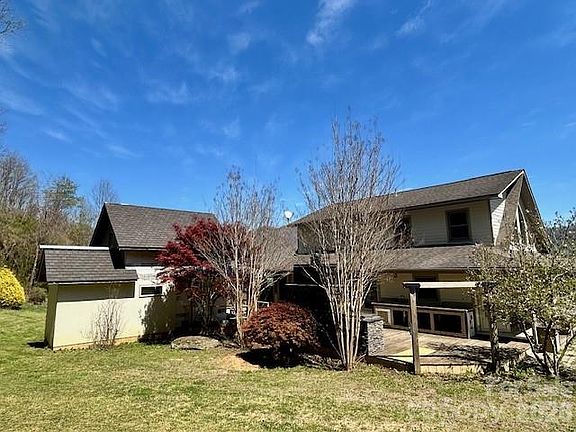 3rd image of 330 Potts Dr