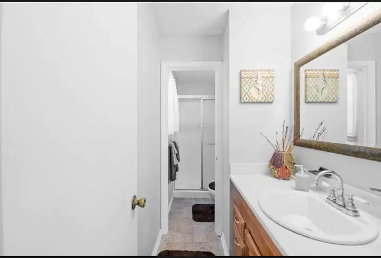 4 bed, 2.5 bath, 1716 sqft, $3,900 — Photo 4