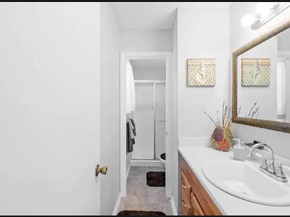 4th image of 3100 Sturbridge Ct