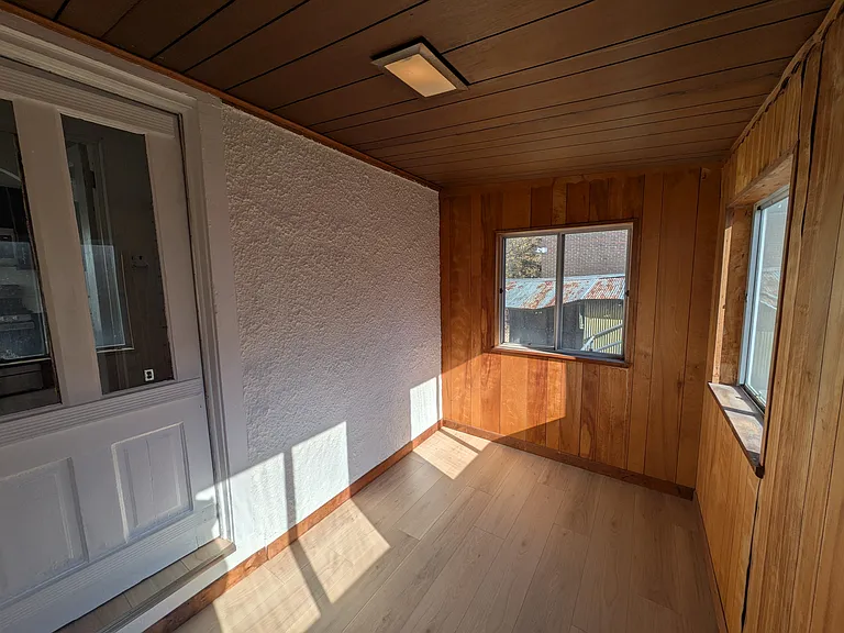 1516 Lee St — Photo 42