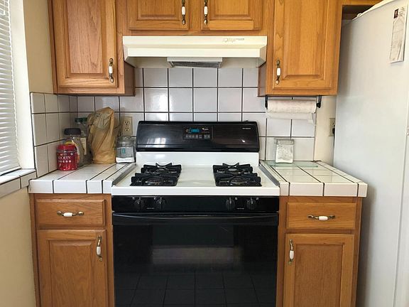 5th image of 1444 Stokes St